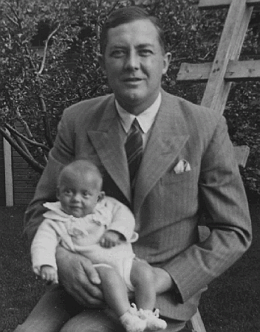 Henning med lilla Mariann 1935