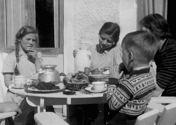 Armgart och Barbara Seidel på Salta mars 1948